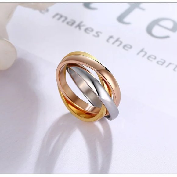 Stunning Homage " Trinity Love Ring " 18k Yellow, White and Rose Gold - Picture 8 of 8